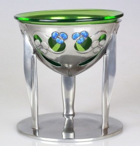 Coupe with enamels 1